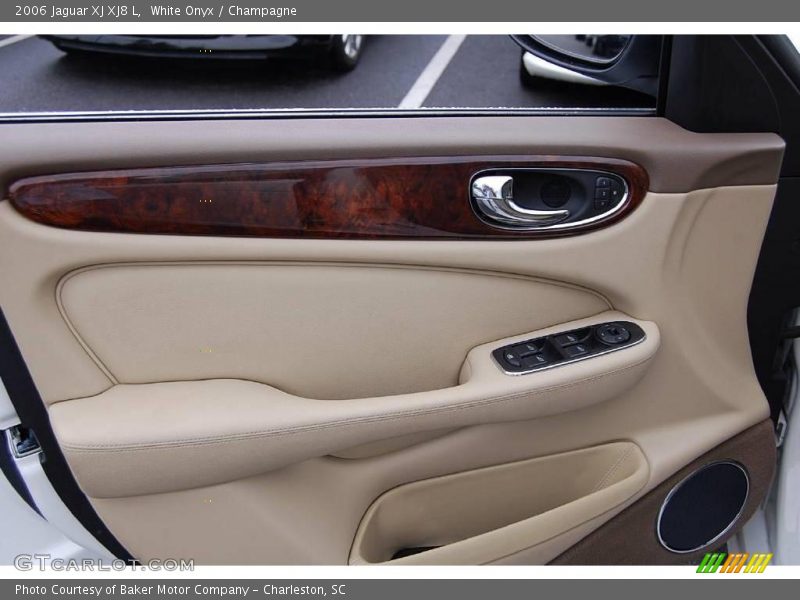 White Onyx / Champagne 2006 Jaguar XJ XJ8 L