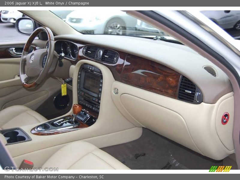 White Onyx / Champagne 2006 Jaguar XJ XJ8 L