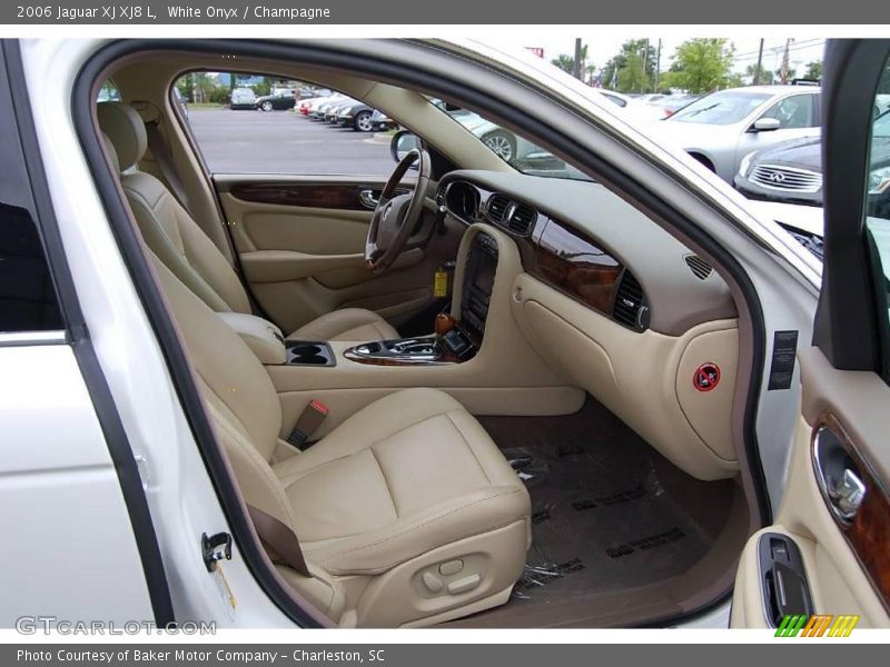 White Onyx / Champagne 2006 Jaguar XJ XJ8 L