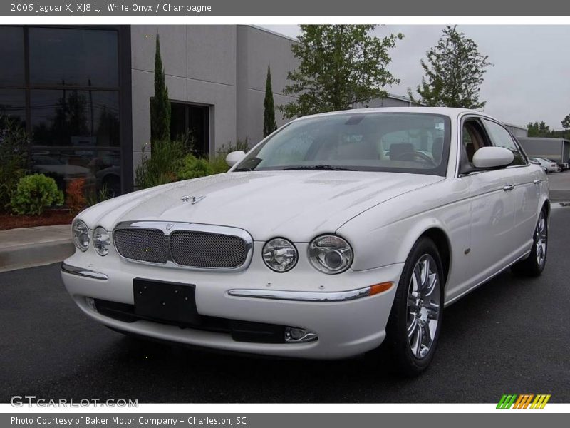 White Onyx / Champagne 2006 Jaguar XJ XJ8 L