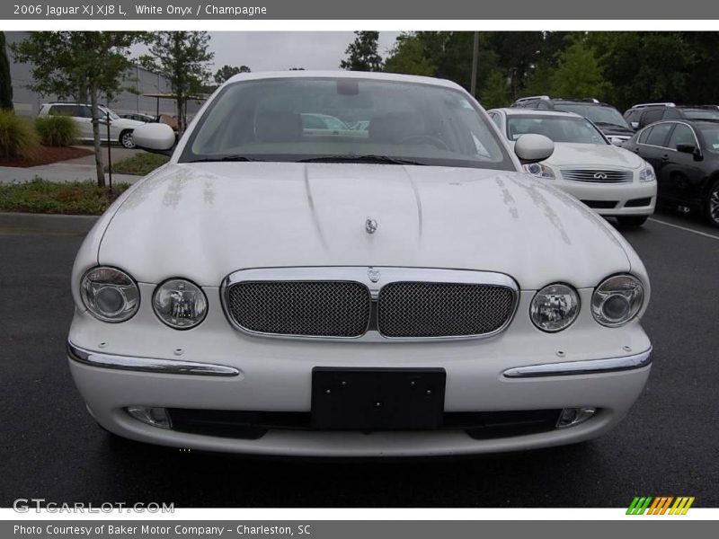 White Onyx / Champagne 2006 Jaguar XJ XJ8 L