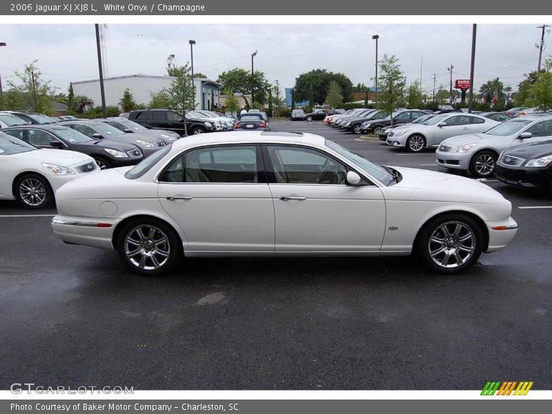 White Onyx / Champagne 2006 Jaguar XJ XJ8 L