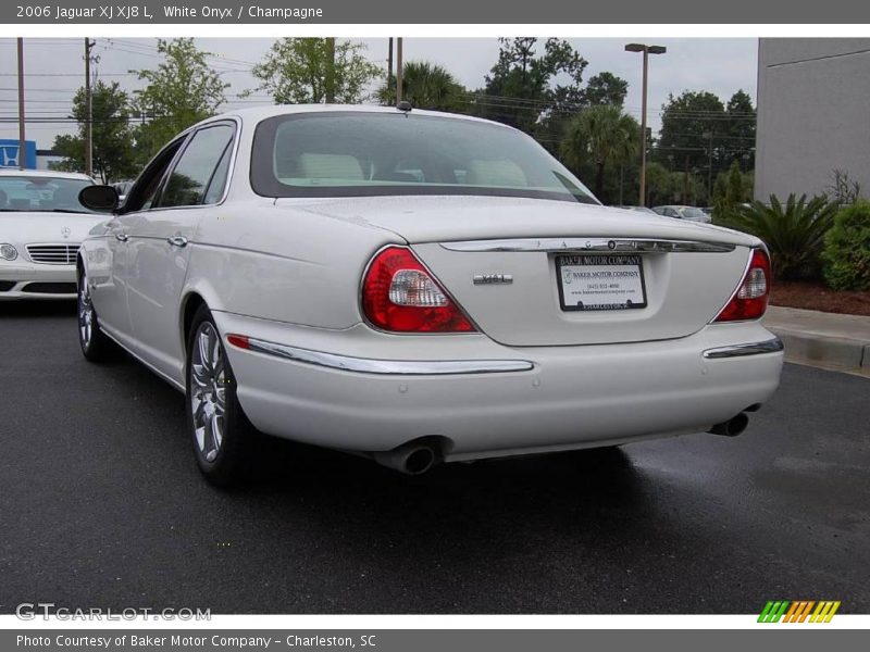 White Onyx / Champagne 2006 Jaguar XJ XJ8 L
