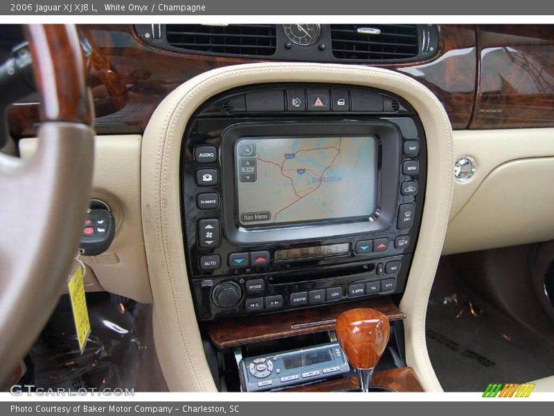 White Onyx / Champagne 2006 Jaguar XJ XJ8 L