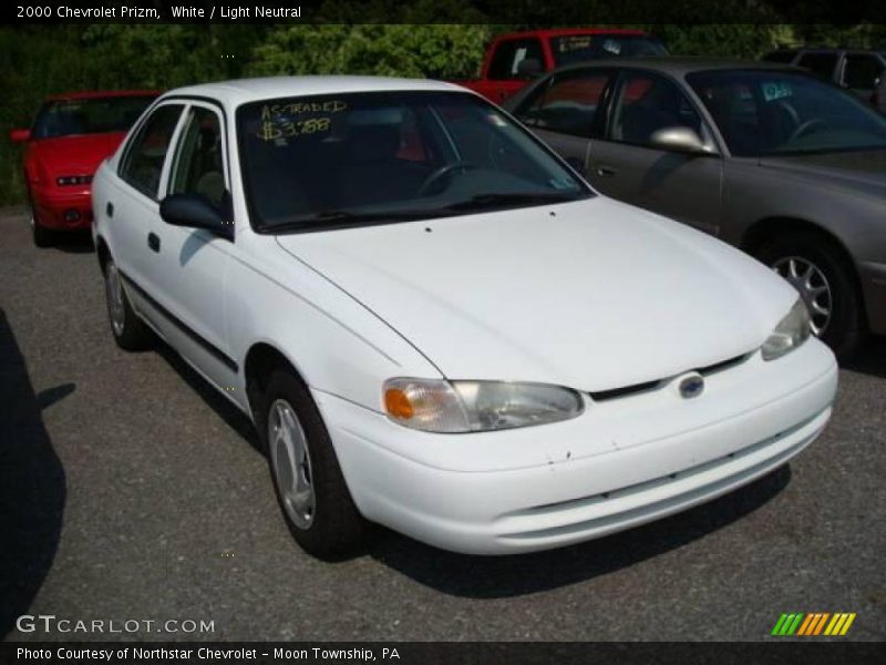 White / Light Neutral 2000 Chevrolet Prizm