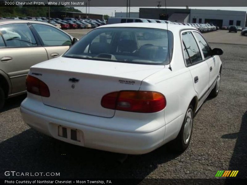 White / Light Neutral 2000 Chevrolet Prizm
