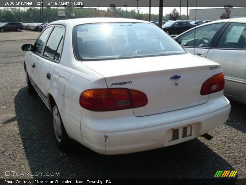 White / Light Neutral 2000 Chevrolet Prizm