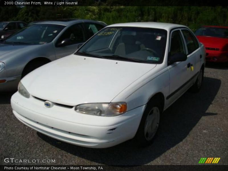 White / Light Neutral 2000 Chevrolet Prizm
