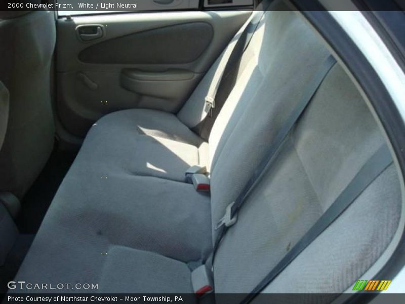 White / Light Neutral 2000 Chevrolet Prizm