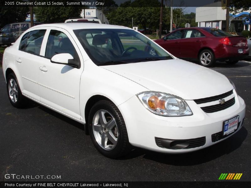 Summit White / Gray 2005 Chevrolet Cobalt LS Sedan