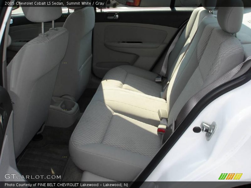 Summit White / Gray 2005 Chevrolet Cobalt LS Sedan