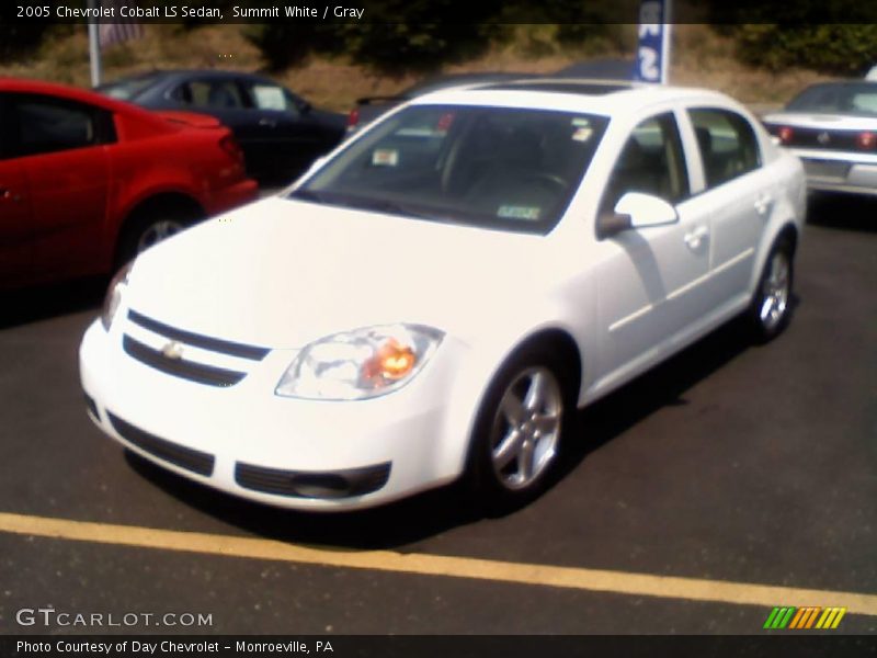 Summit White / Gray 2005 Chevrolet Cobalt LS Sedan