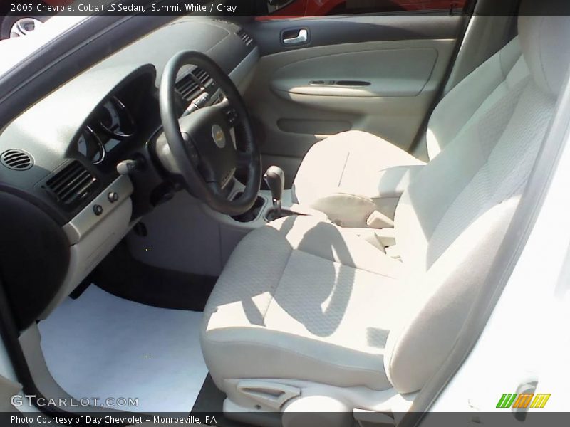 Summit White / Gray 2005 Chevrolet Cobalt LS Sedan