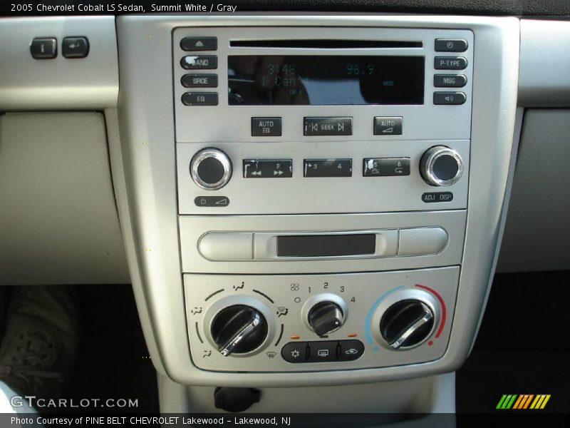 Summit White / Gray 2005 Chevrolet Cobalt LS Sedan