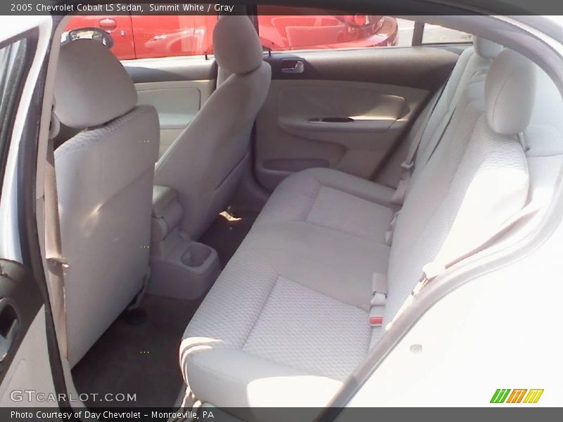 Summit White / Gray 2005 Chevrolet Cobalt LS Sedan