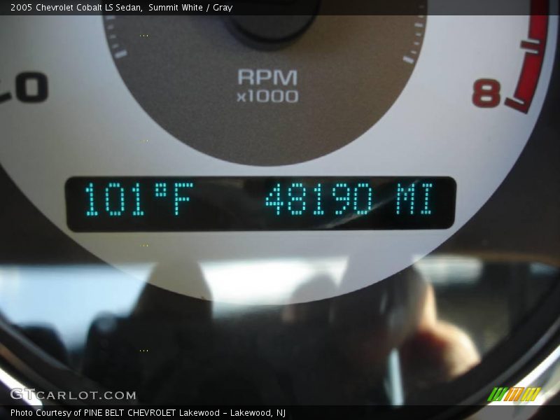 Summit White / Gray 2005 Chevrolet Cobalt LS Sedan