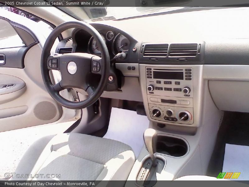 Summit White / Gray 2005 Chevrolet Cobalt LS Sedan