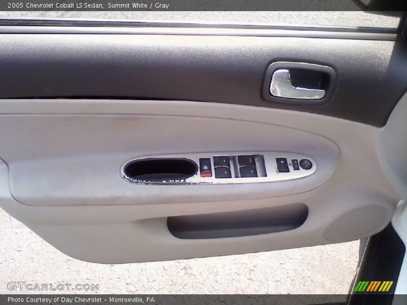 Summit White / Gray 2005 Chevrolet Cobalt LS Sedan
