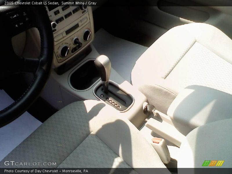 Summit White / Gray 2005 Chevrolet Cobalt LS Sedan