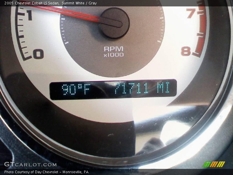 Summit White / Gray 2005 Chevrolet Cobalt LS Sedan
