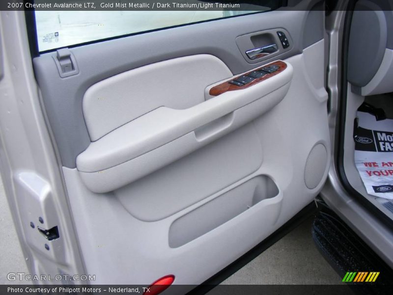 Gold Mist Metallic / Dark Titanium/Light Titanium 2007 Chevrolet Avalanche LTZ