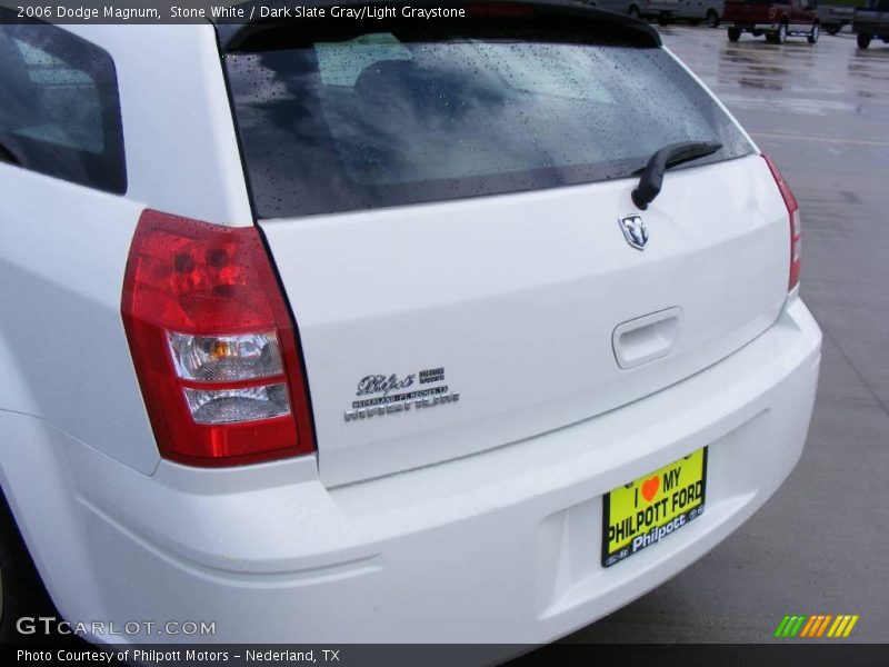 Stone White / Dark Slate Gray/Light Graystone 2006 Dodge Magnum