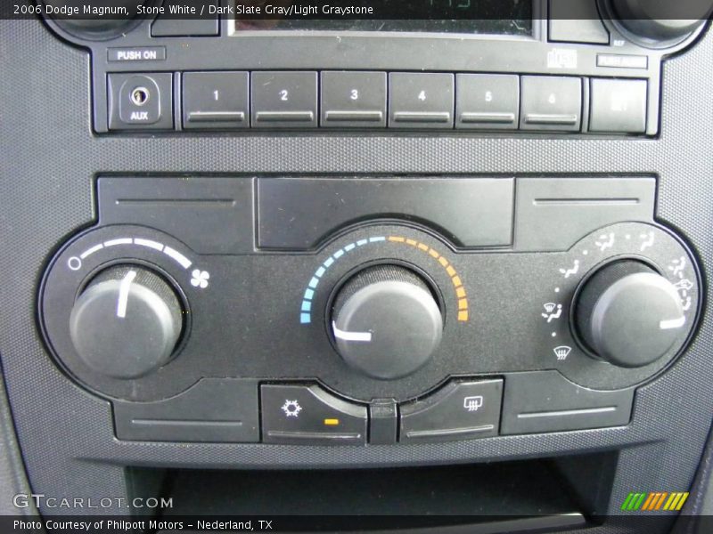 Stone White / Dark Slate Gray/Light Graystone 2006 Dodge Magnum