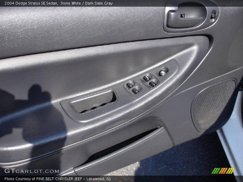 Stone White / Dark Slate Gray 2004 Dodge Stratus SE Sedan