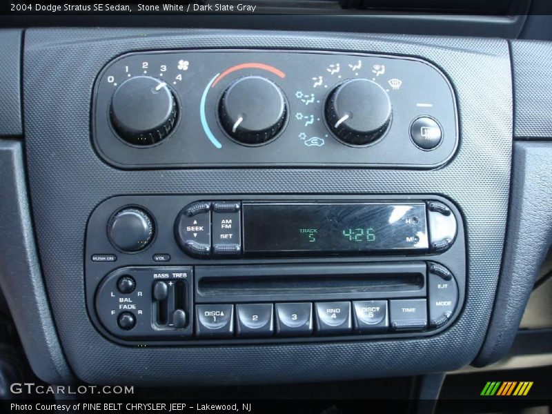 Stone White / Dark Slate Gray 2004 Dodge Stratus SE Sedan