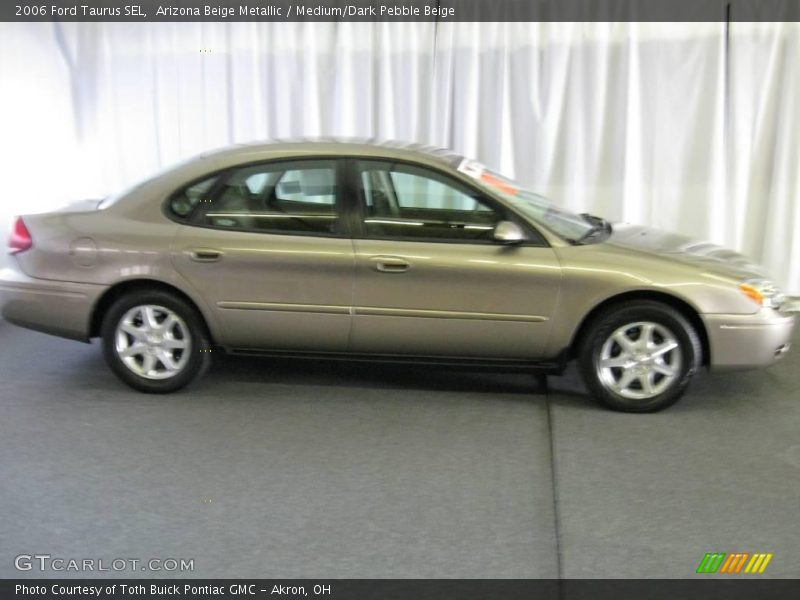 Arizona Beige Metallic / Medium/Dark Pebble Beige 2006 Ford Taurus SEL