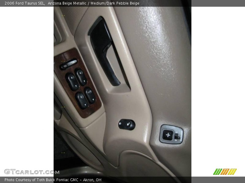 Arizona Beige Metallic / Medium/Dark Pebble Beige 2006 Ford Taurus SEL
