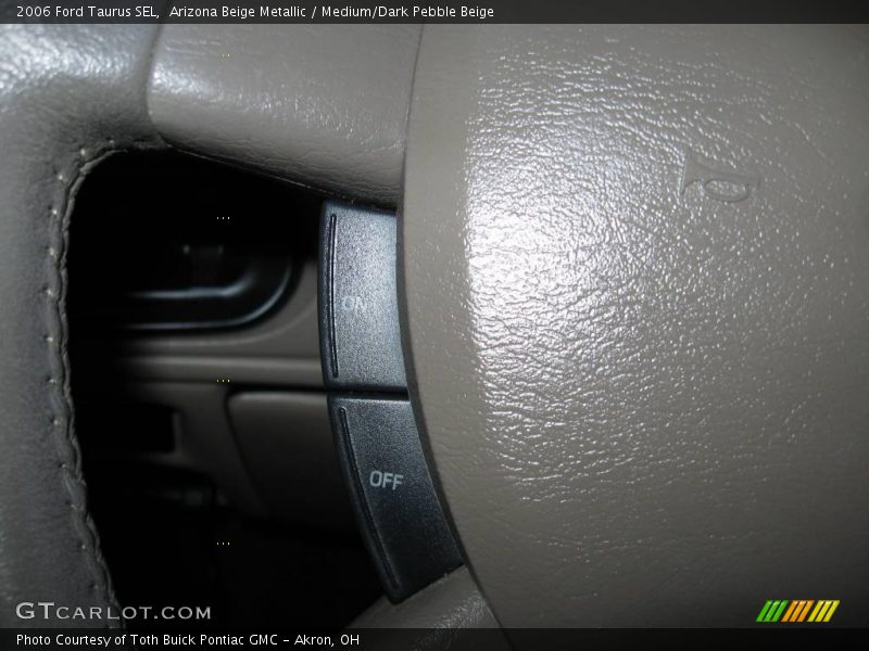 Arizona Beige Metallic / Medium/Dark Pebble Beige 2006 Ford Taurus SEL
