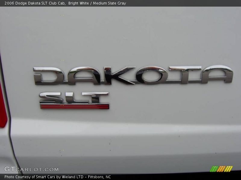 Bright White / Medium Slate Gray 2006 Dodge Dakota SLT Club Cab