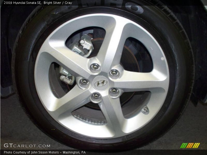 Bright Silver / Gray 2009 Hyundai Sonata SE