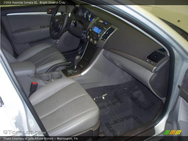 Bright Silver / Gray 2009 Hyundai Sonata SE