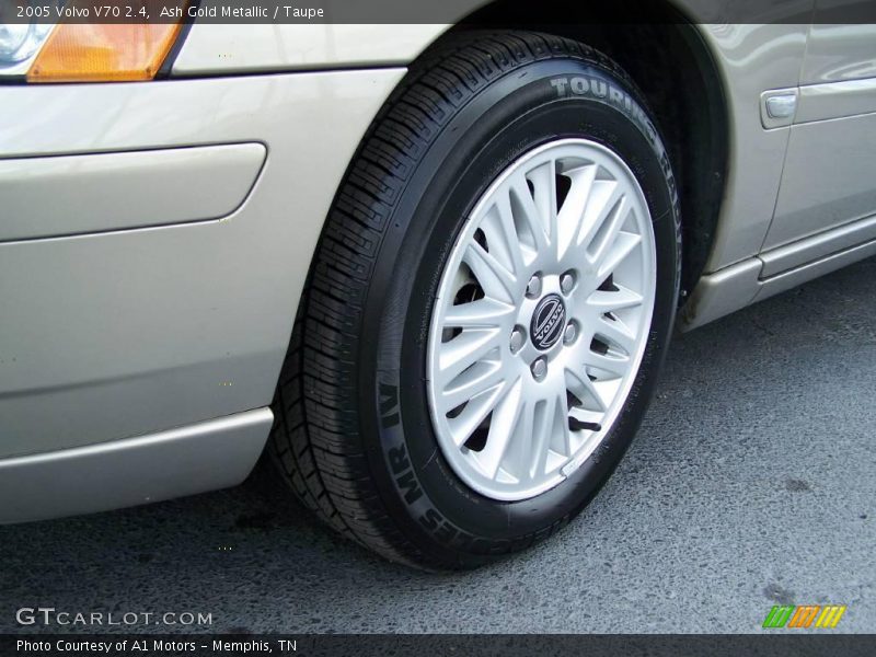 Ash Gold Metallic / Taupe 2005 Volvo V70 2.4