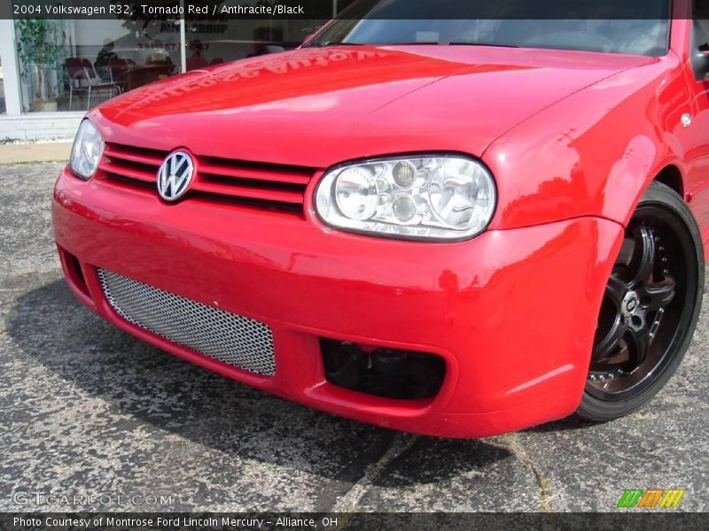 Tornado Red / Anthracite/Black 2004 Volkswagen R32