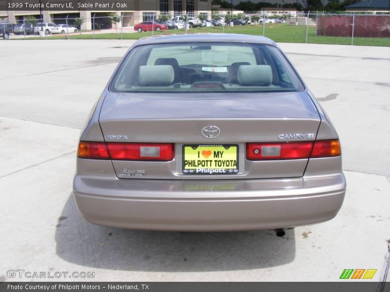 Sable Pearl / Oak 1999 Toyota Camry LE