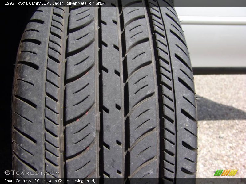 Silver Metallic / Gray 1993 Toyota Camry LE V6 Sedan