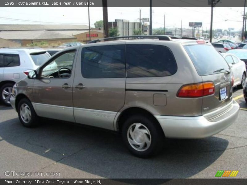 Sable Pearl / Oak Beige 1999 Toyota Sienna XLE