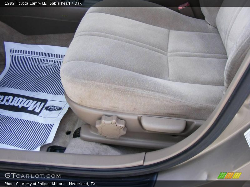 Sable Pearl / Oak 1999 Toyota Camry LE