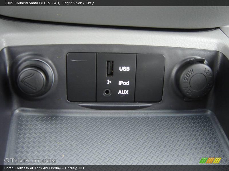 Bright Silver / Gray 2009 Hyundai Santa Fe GLS 4WD