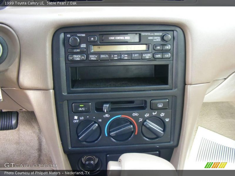 Sable Pearl / Oak 1999 Toyota Camry LE