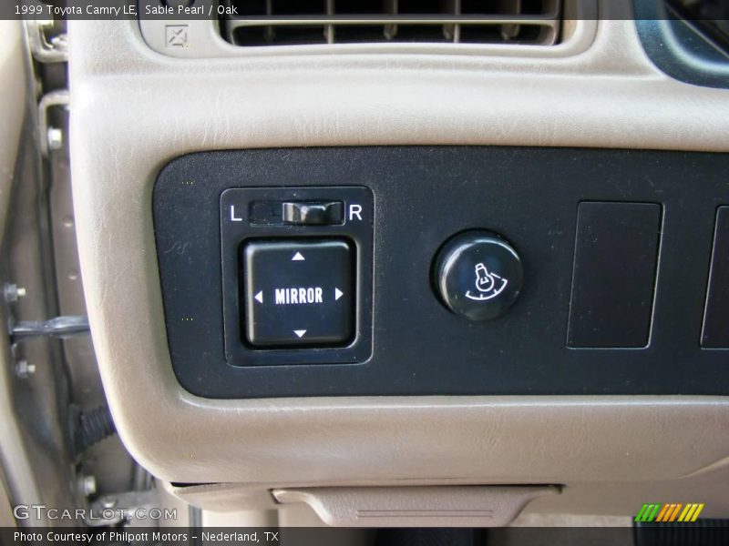 Sable Pearl / Oak 1999 Toyota Camry LE