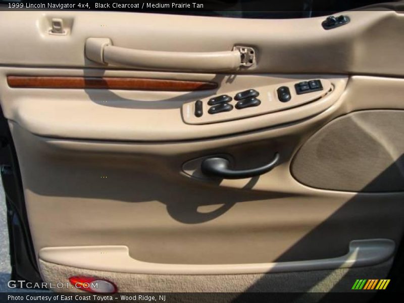 Black Clearcoat / Medium Prairie Tan 1999 Lincoln Navigator 4x4