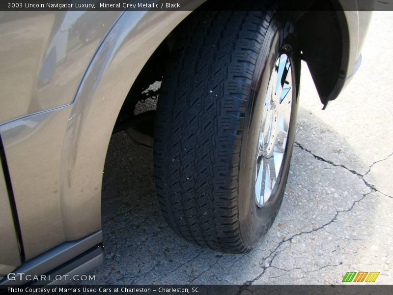 Mineral Grey Metallic / Black 2003 Lincoln Navigator Luxury