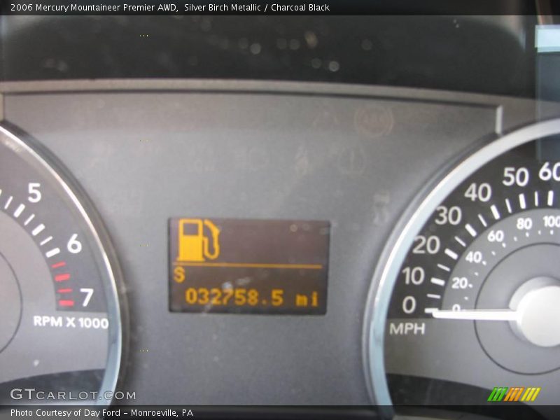 Silver Birch Metallic / Charcoal Black 2006 Mercury Mountaineer Premier AWD