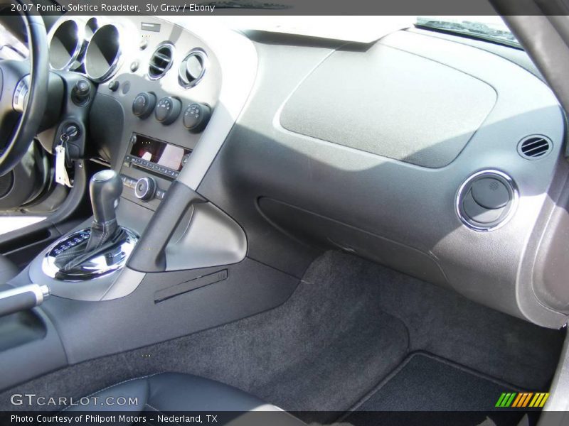 Sly Gray / Ebony 2007 Pontiac Solstice Roadster