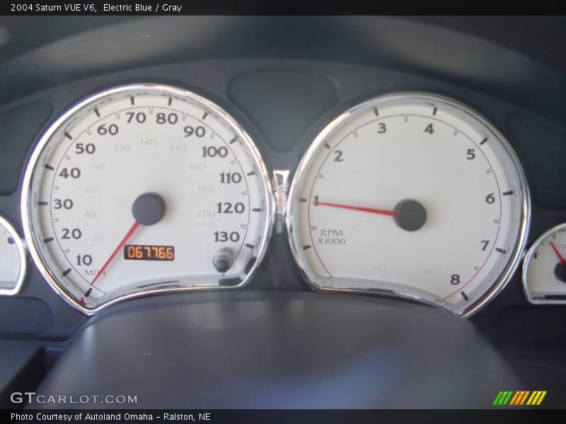 Electric Blue / Gray 2004 Saturn VUE V6