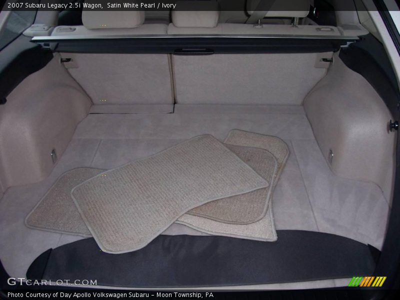 Satin White Pearl / Ivory 2007 Subaru Legacy 2.5i Wagon